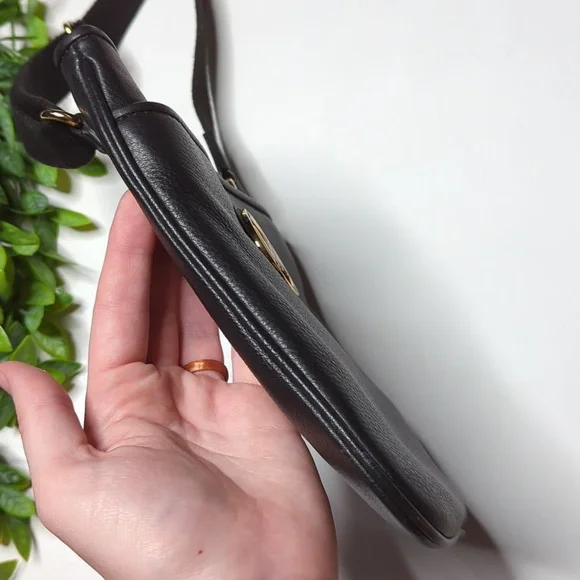 Michael Michael Kors Fulton pebbled leather black crossbody - Picture 6 of 14